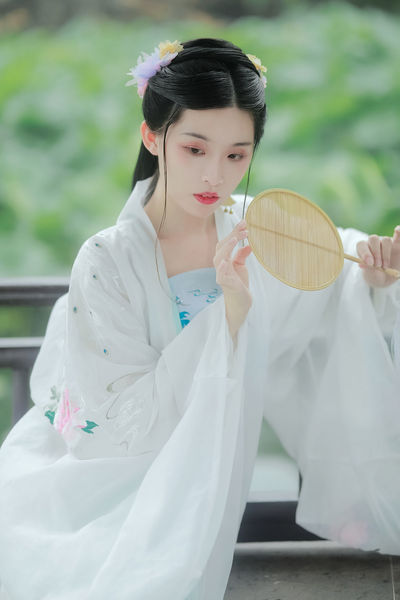 美女被虐图