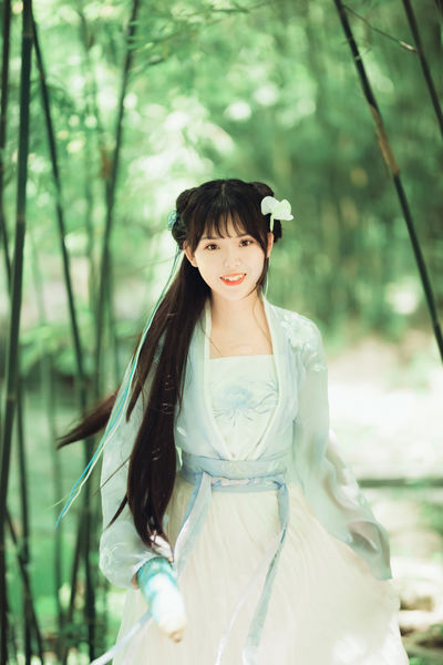 巜年轻的小婊1在线观看