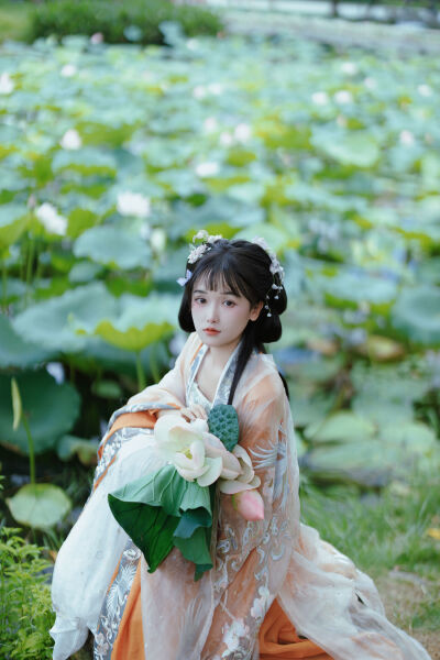 巜年轻的小婊1在线观看