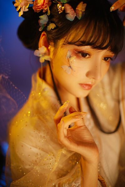动漫少女胶衣束束缚