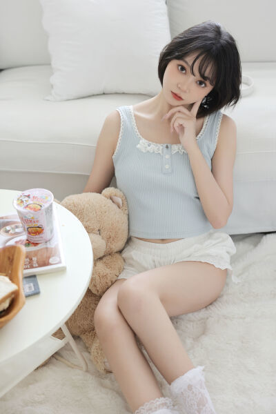 抵不住她的妩媚(出轨H)微笑向日