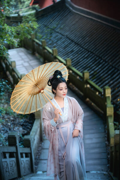 韩国电影年轻的女教师