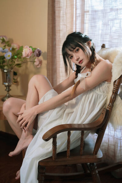 老头猛的挺进她莹莹的体导演是谁